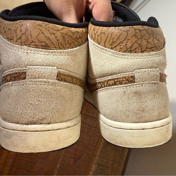 Men's Air Jordan 1 Mid Shoes, Size 10.5 - Picture 6 of 10